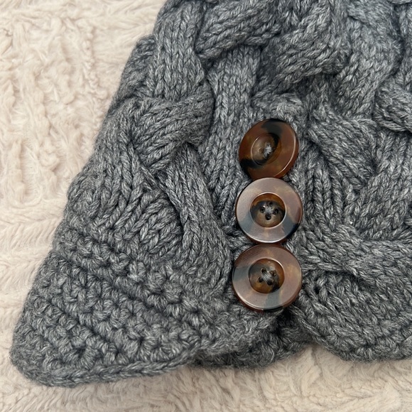 J. Crew wool blend grey cable knit winter hat, bibbed button detail, NWT - Picture 11 of 16